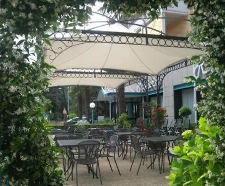 Hotel Platani