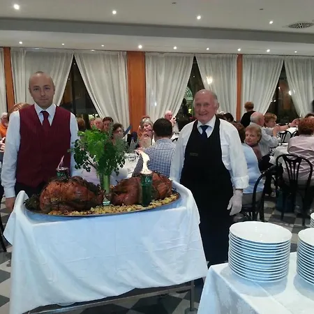 Platani 4*