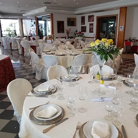 Hotel Platani 4*