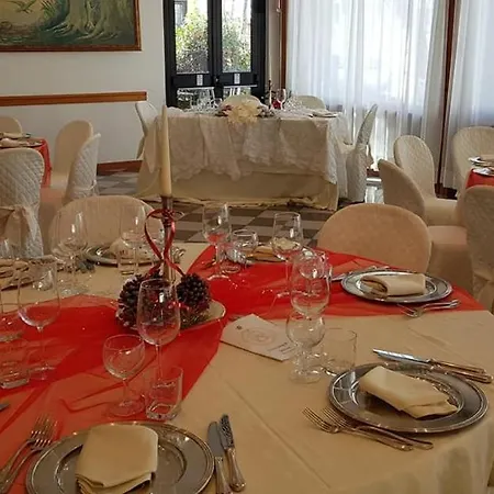 Hotel Platani